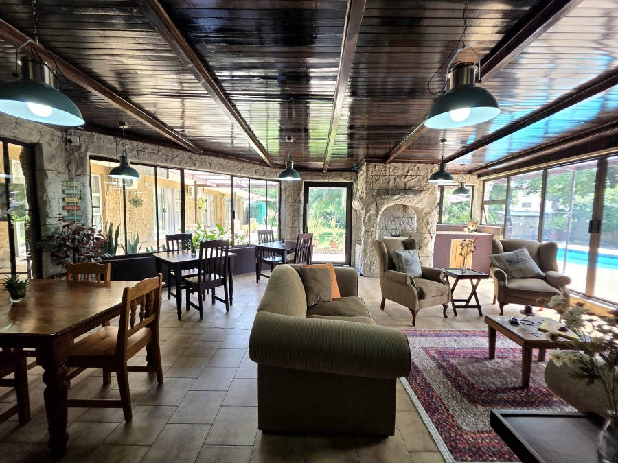 7 Bedroom Property for Sale in Jim Fouchepark Free State